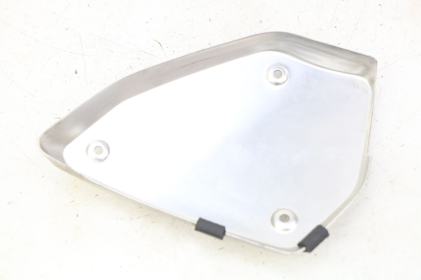 photo de OSŁONA POD SIODŁEM PRAWA HONDA CB R 1000 (2018 - 2023) - Zoom stanu zużycia