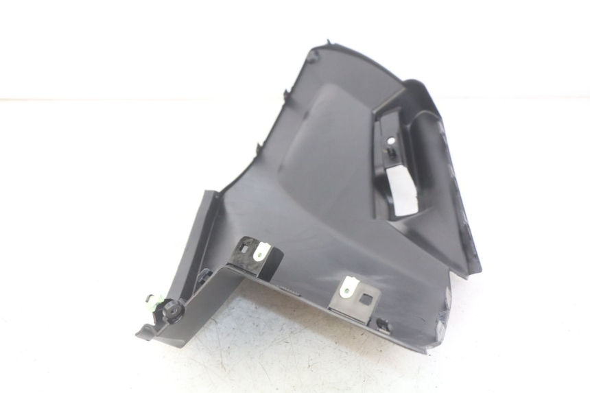 photo de OSŁONA POD SIODŁEM PRAWA PEUGEOT CITYSTAR AIR 125 (2014 - 2017) - Inny kąt widzenia