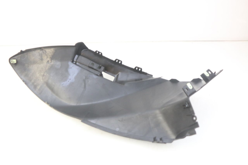 photo de OSŁONA POD SIEDZENIEM PRAWA PEUGEOT CITYSTAR 125 (2011 - 2017) - Szczegół części