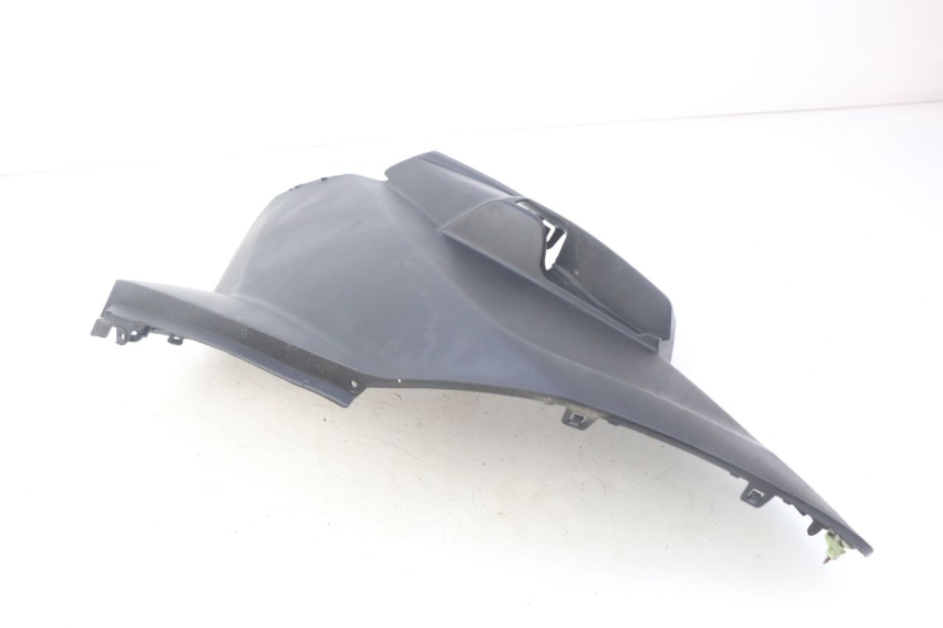 photo de OSŁONA POD SIEDZENIEM PRAWA PEUGEOT CITYSTAR 125 (2011 - 2017) - Inny kąt widzenia