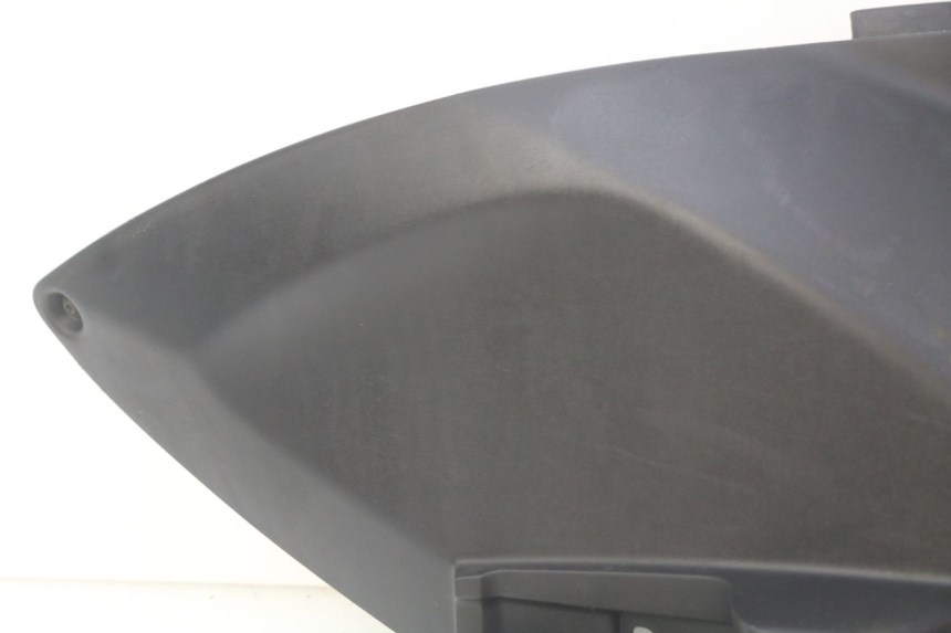 photo de OSŁONA POD SIEDZENIEM PRAWA PEUGEOT CITYSTAR 125 (2011 - 2017) - Stan powierzchni