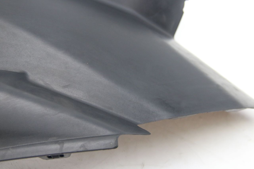 photo de OSŁONA POD SIEDZENIEM PRAWA PEUGEOT CITYSTAR 125 (2011 - 2017) - Zoom stanu zużycia