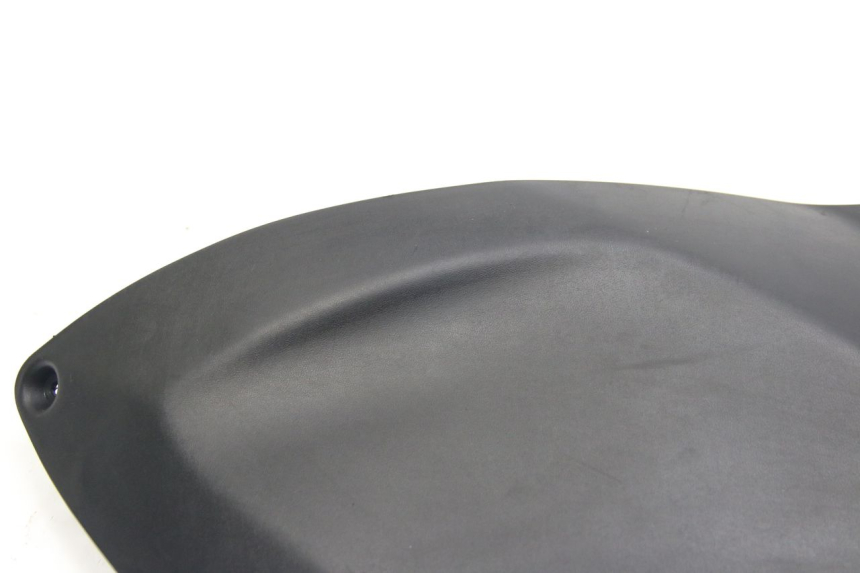 photo de OSŁONA POD SIEDZENIEM PRAWA PEUGEOT CITYSTAR 125 (2011 - 2017) - Widok ogólny