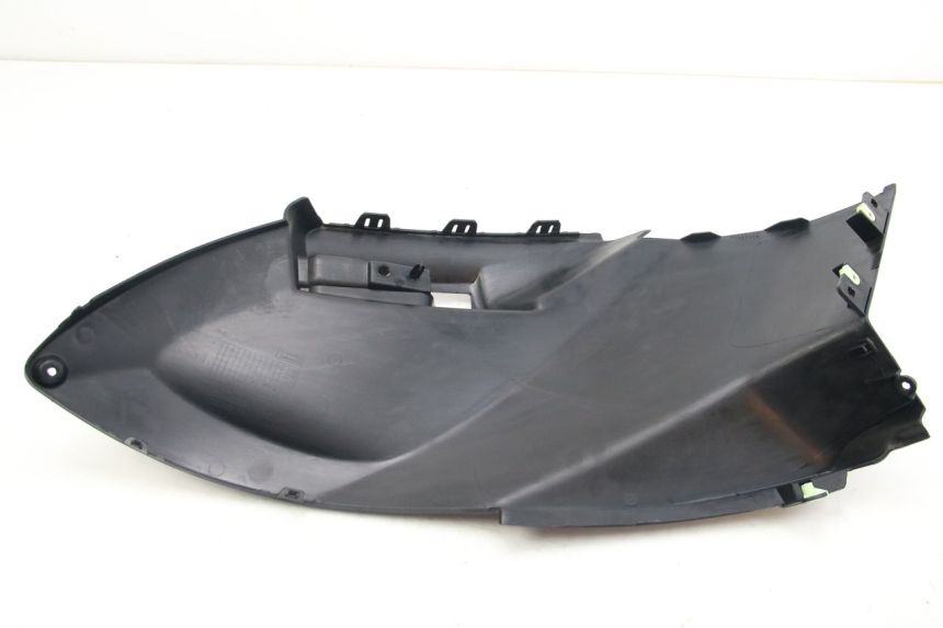 photo de OSŁONA POD SIEDZENIEM PRAWA PEUGEOT CITYSTAR 125 (2011 - 2017) - Punkty mocowania