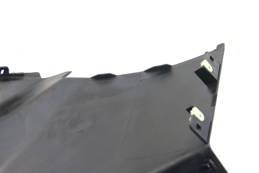 photo de OSŁONA POD SIEDZENIEM PRAWA PEUGEOT CITYSTAR 125 (2011 - 2017) - Stan powierzchni