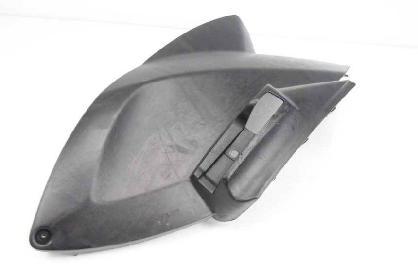 photo de OSŁONA POD SIODŁEM PRAWA PEUGEOT CITYSTAR 50 (2013 - 2017) - Szczegół części