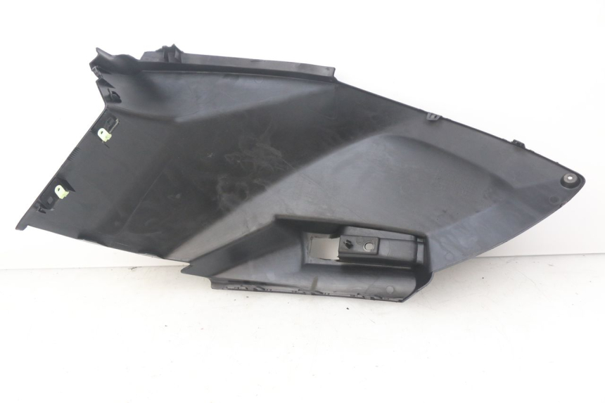 photo de OSŁONA POD SIODŁEM PRAWA PEUGEOT CITYSTAR 50 (2013 - 2017) - Zoom stanu zużycia