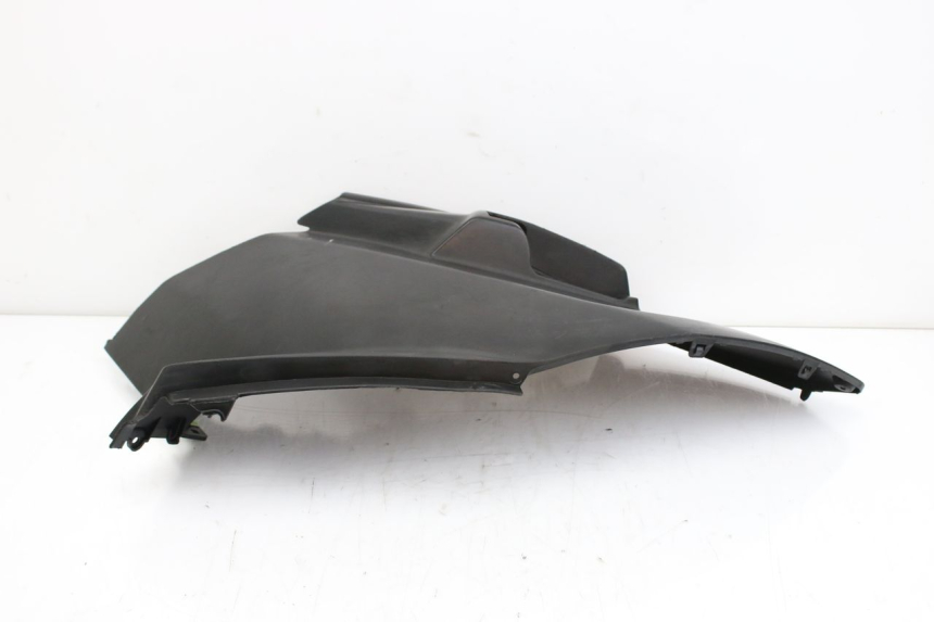 photo de OSŁONA POD SIODŁEM PRAWA PEUGEOT CITYSTAR 50 (2013 - 2017) - Inny kąt widzenia