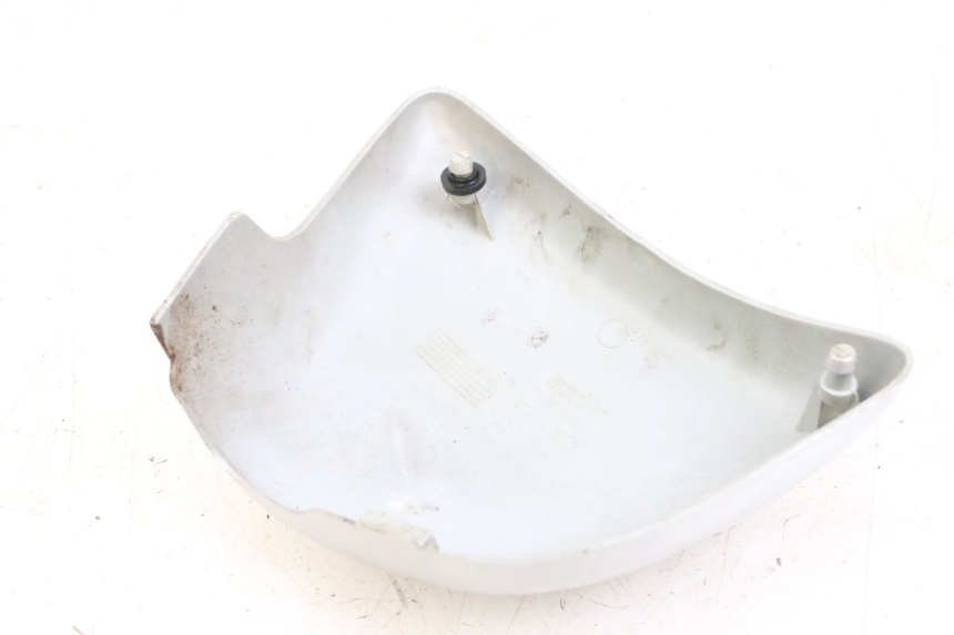 photo de OSŁONA POD SIEDZENIEM PRAWA APRILIA CLASSIC 125 (1995 - 2001) - Szczegół części