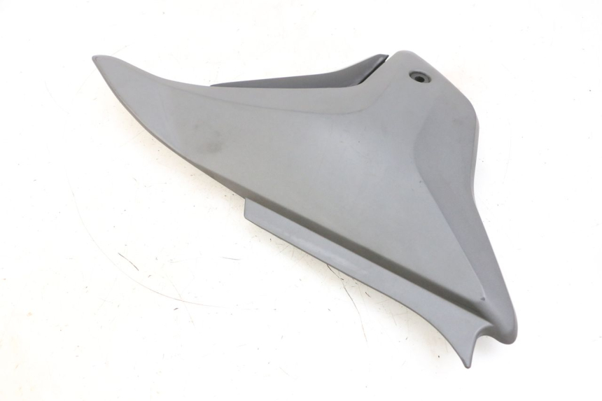 photo de OSŁONA POD SIEDZENIEM PRAWA KSR CODE 125 (2018 - 2020) - Zoom stanu zużycia