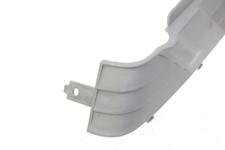 photo de OSŁONA POD SIODŁEM PRAWA SUZUKI CP 80 (1985 - 1996) - Zoom stanu zużycia