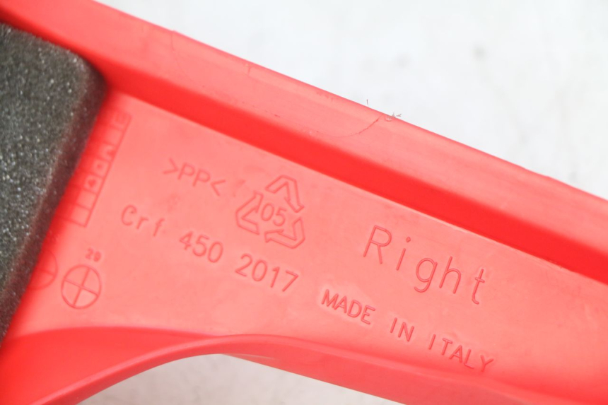 photo de OSŁONA POD SIEDZENIEM PRAWA HONDA CRF CR-F RX 450 (2017 - 2021) - Szczegół części