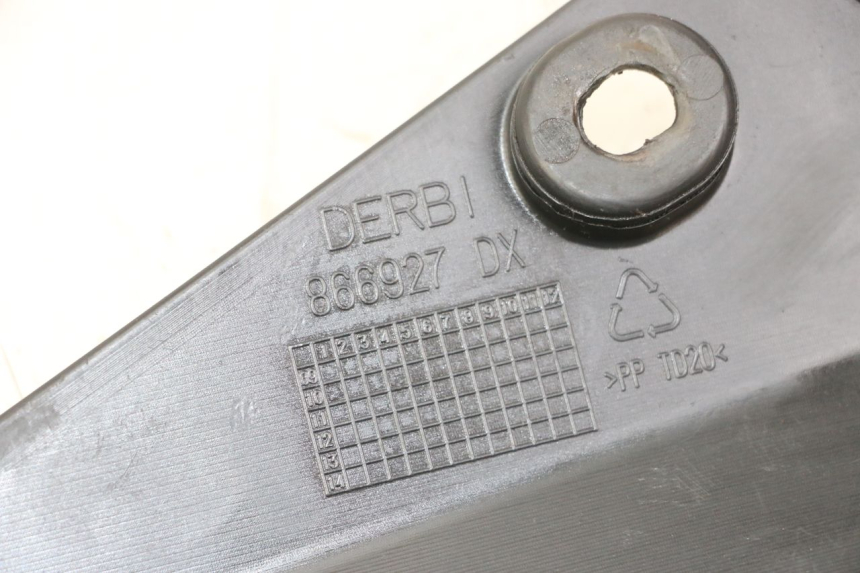 photo de OSŁONA POD SIODŁEM PRAWA DERBI SENDA SM DRD X-TREME 50 (2011 - 2017) - Zoom stanu zużycia