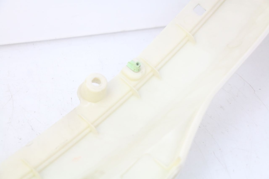 photo de OSŁONA POD SIODŁEM PRAWA PEUGEOT DJANGO 2T 50 (2014 - 2019) - Inny kąt widzenia