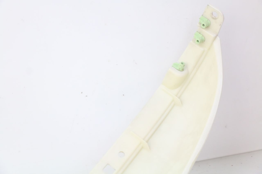 photo de OSŁONA POD SIODŁEM PRAWA PEUGEOT DJANGO 2T 50 (2014 - 2019) - Zbliżenie techniczne