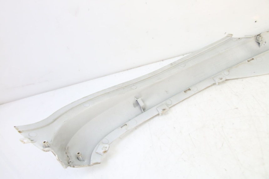 photo de OSŁONA POD SIODŁEM PRAWA SYM FIDDLE 3 III 125 (2014 - 2020) - Punkty mocowania