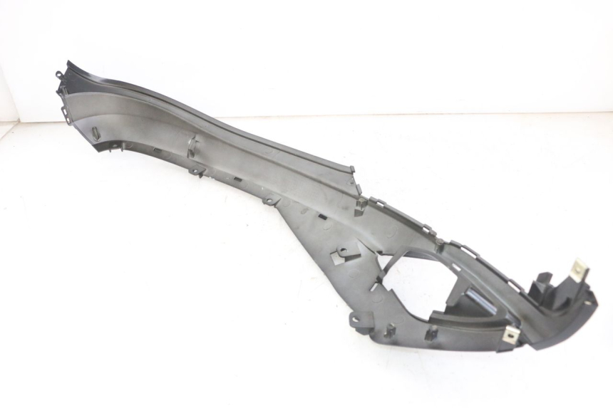 photo de OSŁONA POD SIODŁEM PRAWA SYM FIDDLE 3 III 50 (2014 - 2020) - Szczegół części