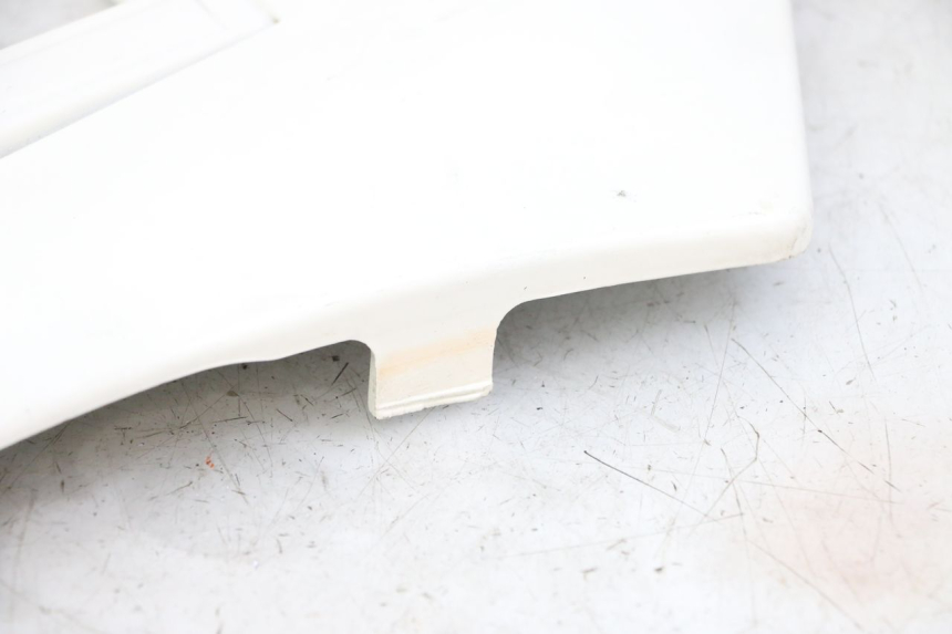 photo de OSŁONA POD SIEDZENIEM PRAWA YAMAHA FJ 36Y 1100 (1984 - 1985) - Zoom stanu zużycia