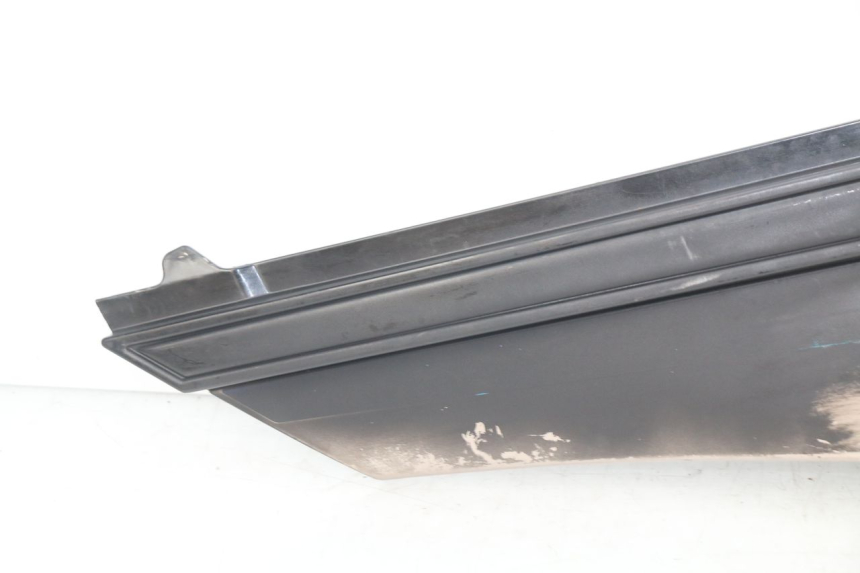 photo de OSŁONA POD SIEDZENIEM PRAWA YAMAHA FJ 3CX 1200 (1986 - 1996) - Zbliżenie techniczne