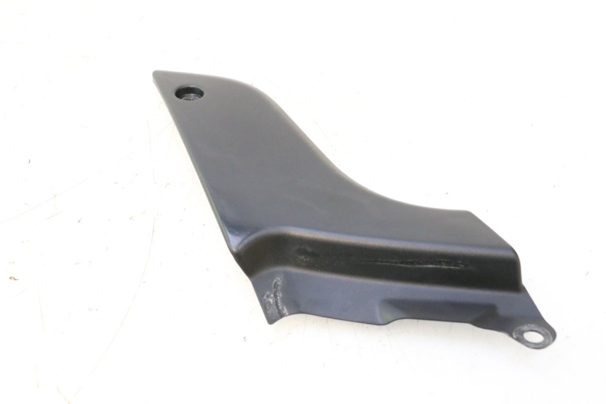 photo de PRAWA OSŁONA POD SIEDZENIEM YAMAHA FJR 1300 (2001 - 2005) - Zoom stanu zużycia