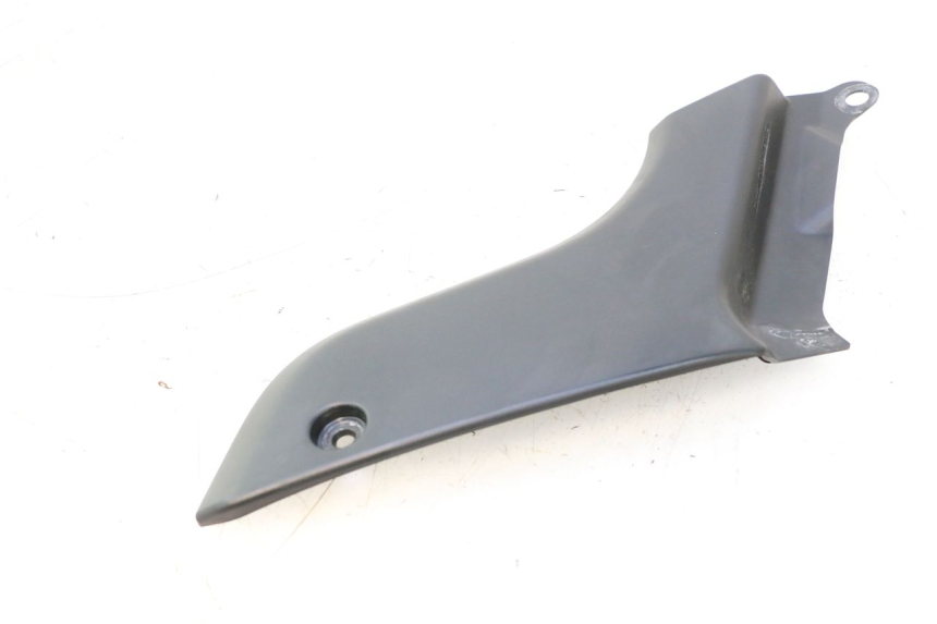 photo de PRAWA OSŁONA POD SIEDZENIEM YAMAHA FJR 1300 (2001 - 2005) - Inny kąt widzenia