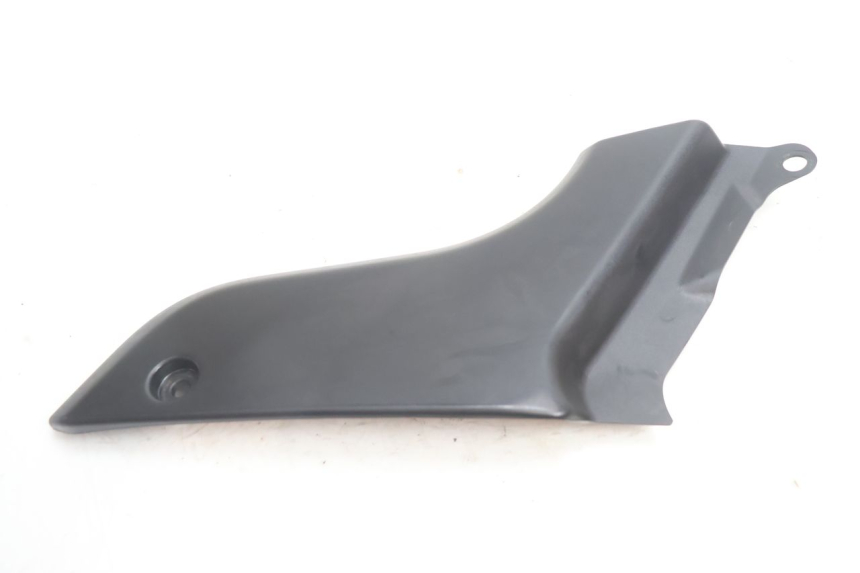 photo de PRAWA OSŁONA POD SIEDZENIEM YAMAHA FJR 1300 (2001 - 2005) - Szczegół części