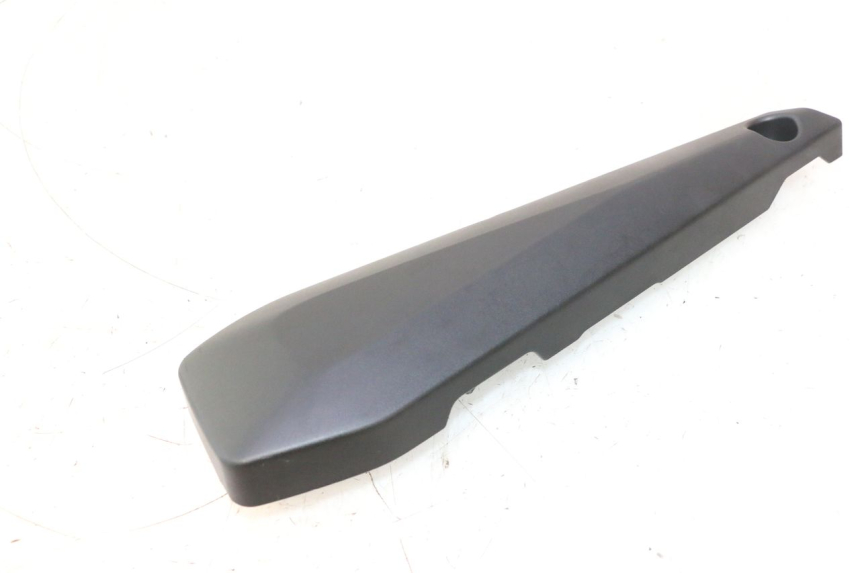 photo de OSŁONA POD SIODŁEM PRAWA YAMAHA FZ8 800 (2010 - 2016) - Szczegół części