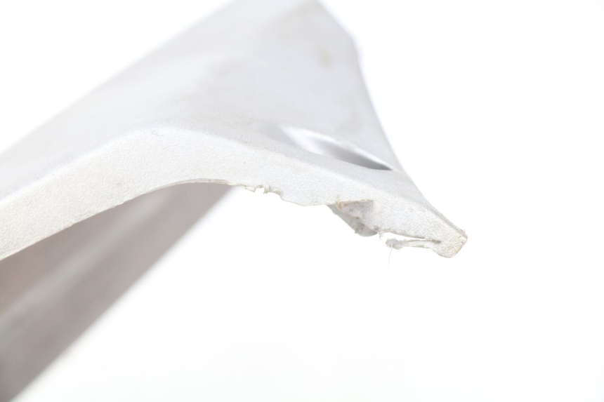 photo de OSŁONA POD SIODŁEM PRAWA PEUGEOT GEOPOLIS 400 (2007 - 2013) - Zoom stanu zużycia