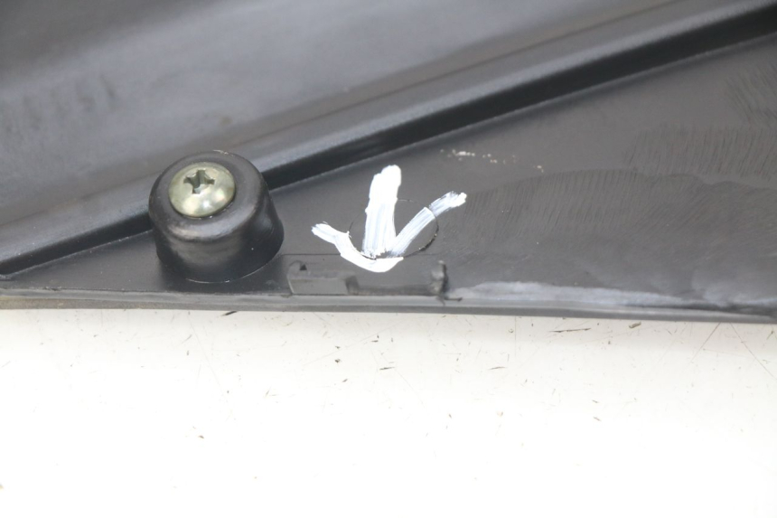 photo de OSŁONA POD SIODŁEM PRAWA TNT MOTOR GRIDO 2T 50 (2010 - 2019) - Inny kąt widzenia