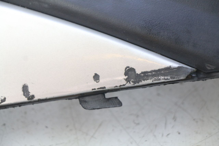 photo de OSŁONA POD SIODŁEM PRAWA TNT MOTOR GRIDO 2T 50 (2010 - 2019) - Zbliżenie techniczne