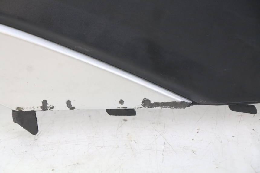 photo de OSŁONA POD SIODŁEM PRAWA TNT MOTOR GRIDO 2T 50 (2010 - 2019) - Widok ogólny