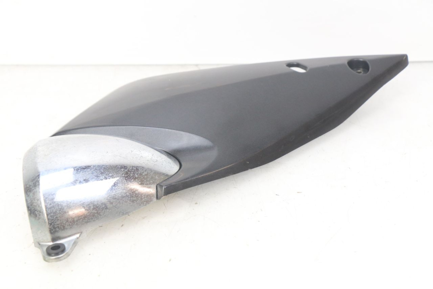 photo de OSŁONA POD SIODŁEM PRAWA SUZUKI GSF N BANDIT 600 (2000 - 2004) - Inny kąt widzenia