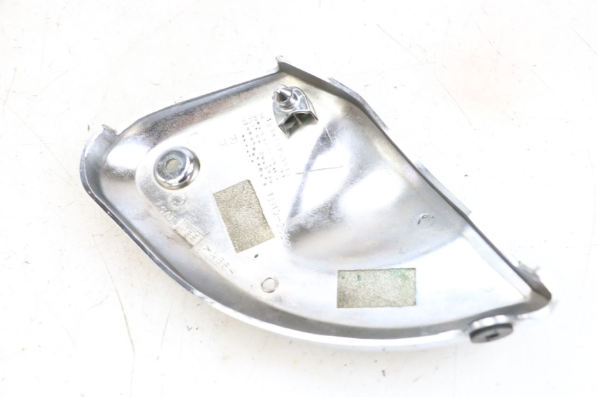 photo de OSŁONA POD SIODŁEM PRAWA SUZUKI GSF N BANDIT 600 (1996 - 1999) - Zoom stanu zużycia