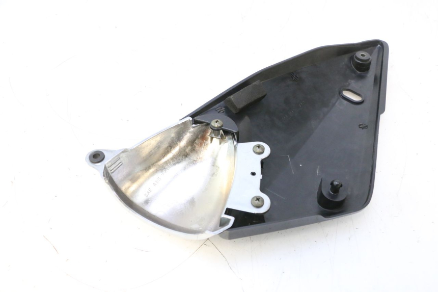 photo de PRAWY KOSZ POD SIEDZENIEM SUZUKI GSF N BANDIT 1200 (2001 - 2005) - Szczegół części