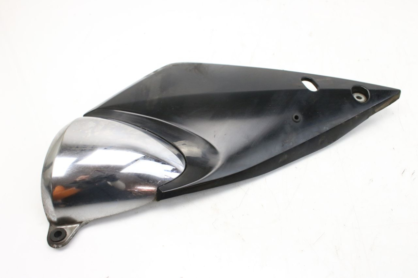 photo de OSŁONA POD SIODŁEM PRAWA SUZUKI GSF S BANDIT 600 (2000 - 2004) - Zbliżenie techniczne