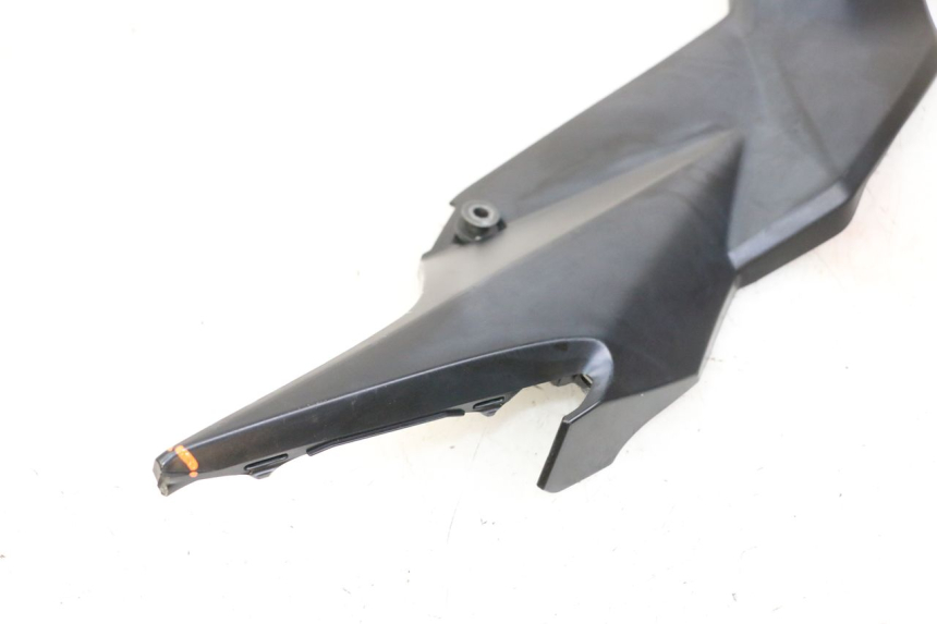 photo de OSŁONA POD SIEDZENIEM PRAWA SUZUKI GSR 750 (2011 - 2017) - Szczegół części