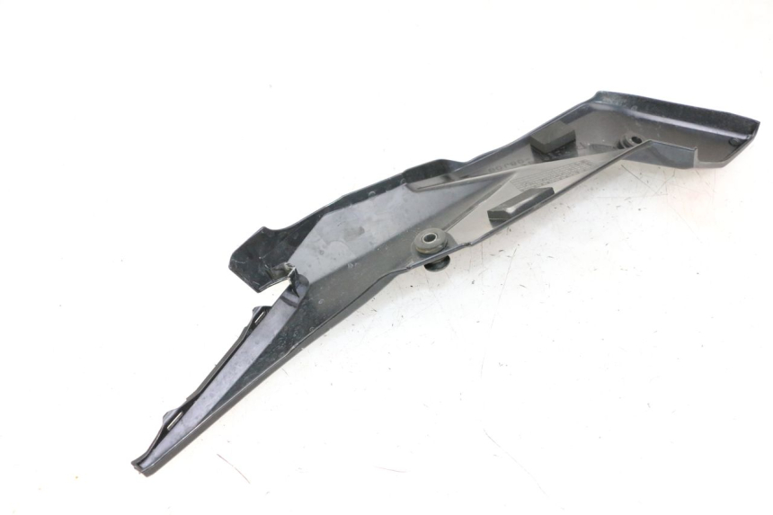 photo de OSŁONA POD SIEDZENIEM PRAWA SUZUKI GSR 750 (2011 - 2017) - Stan powierzchni