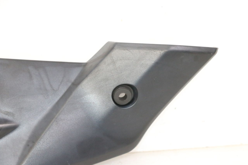 photo de OSŁONA POD SIEDZENIEM PRAWA SUZUKI GSR 750 (2011 - 2017) - Część sprawdzona
