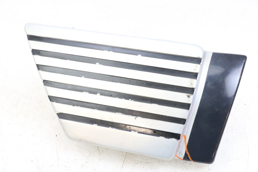 photo de OSŁONA POD SIODŁEM PRAWA SUZUKI GSX E 250 (1982 - 1983) - Widok główny