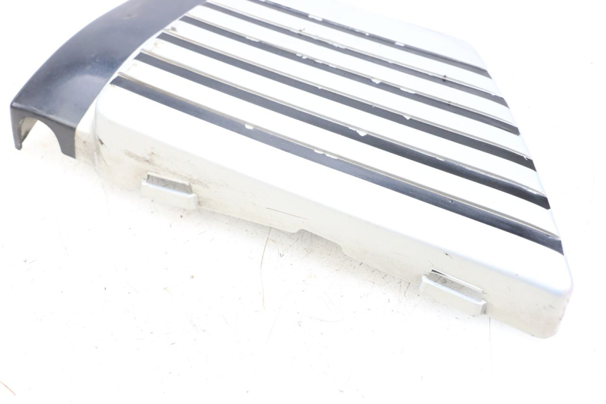 photo de OSŁONA POD SIODŁEM PRAWA SUZUKI GSX E 250 (1982 - 1983) - Szczegół części