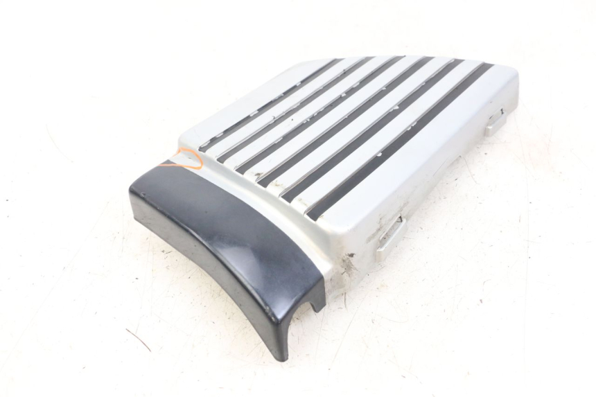 photo de OSŁONA POD SIODŁEM PRAWA SUZUKI GSX E 250 (1982 - 1983) - Zbliżenie techniczne