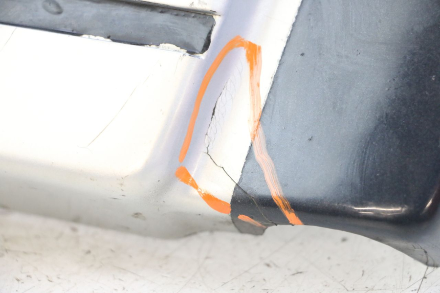 photo de OSŁONA POD SIODŁEM PRAWA SUZUKI GSX E 250 (1982 - 1983) - Punkty mocowania