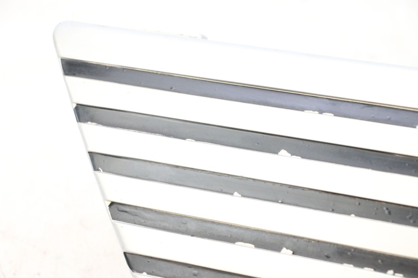 photo de OSŁONA POD SIODŁEM PRAWA SUZUKI GSX E 250 (1982 - 1983) - Część sprawdzona