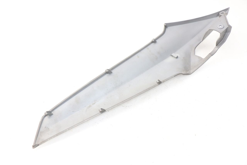 photo de OSŁONA POD SIODŁEM PRAWA SYM GTS EFI ABS 125 (2012 - 2016) - Szczegół części