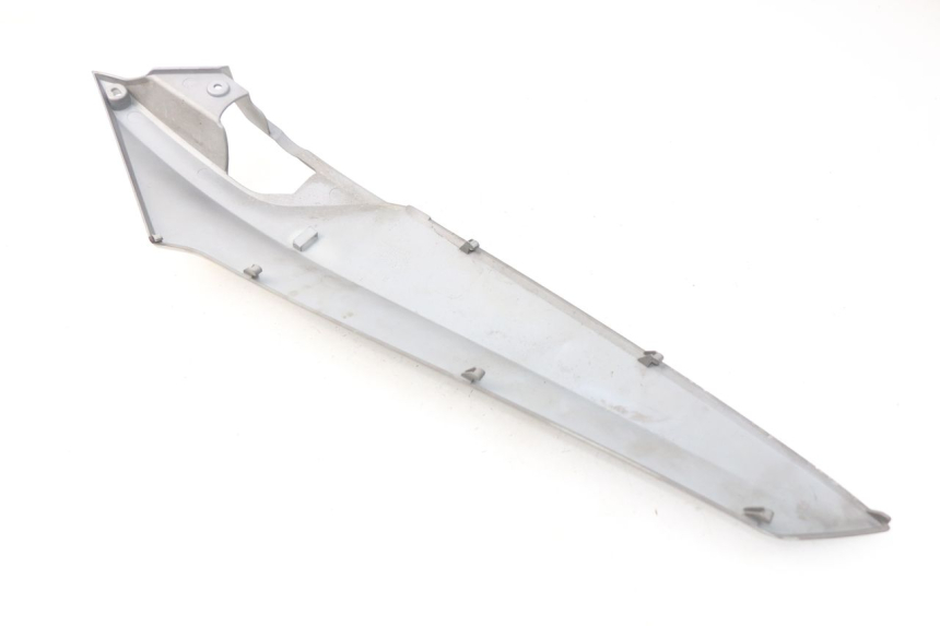 photo de OSŁONA POD SIODŁEM PRAWA SYM GTS EFI ABS 125 (2012 - 2016) - Zoom stanu zużycia