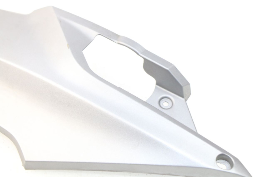 photo de OSŁONA POD SIODŁEM PRAWA SYM GTS EFI ABS 125 (2012 - 2016) - Zoom stanu zużycia