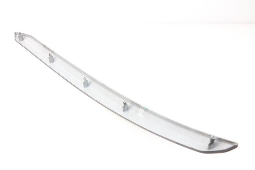 photo de OSŁONA POD SIODŁEM PRAWA SYM GTS EVO 125 (2009 - 2013) - Inny kąt widzenia