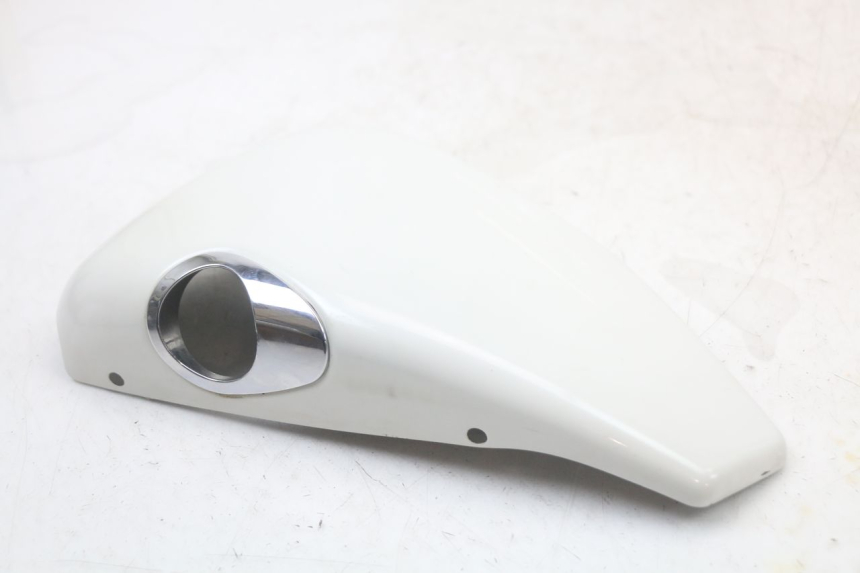 photo de OSŁONA POD SIEDZENIEM PRAWA HARLEY DAVIDSON SPORTSTER XL CUSTOM 883 (1999 - 2006) - Inny kąt widzenia