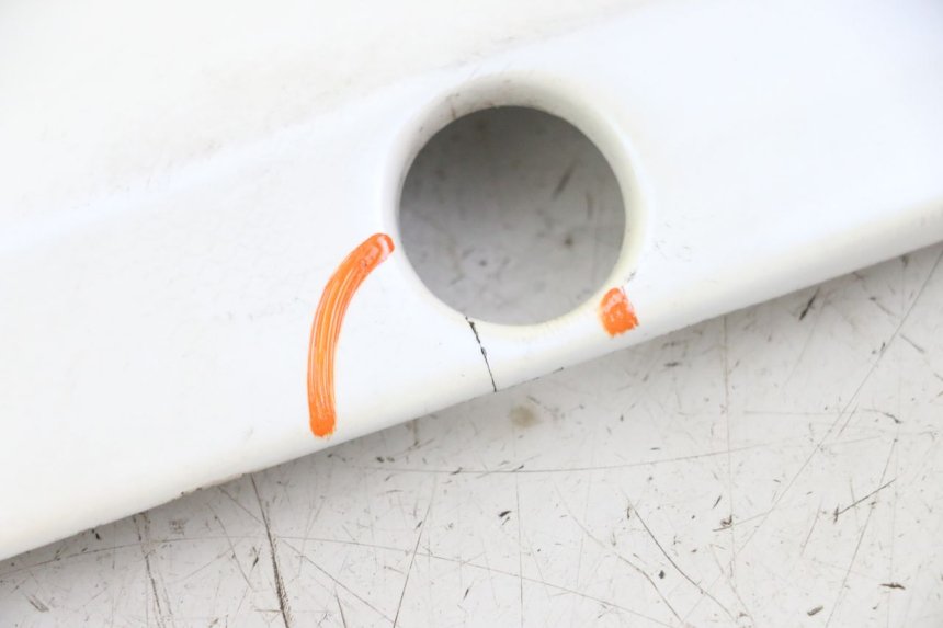 photo de OSŁONA POD SIODŁEM PRAWA HONDA CBR F 1000 (1993 - 1996) - Oznaczenia i referencje