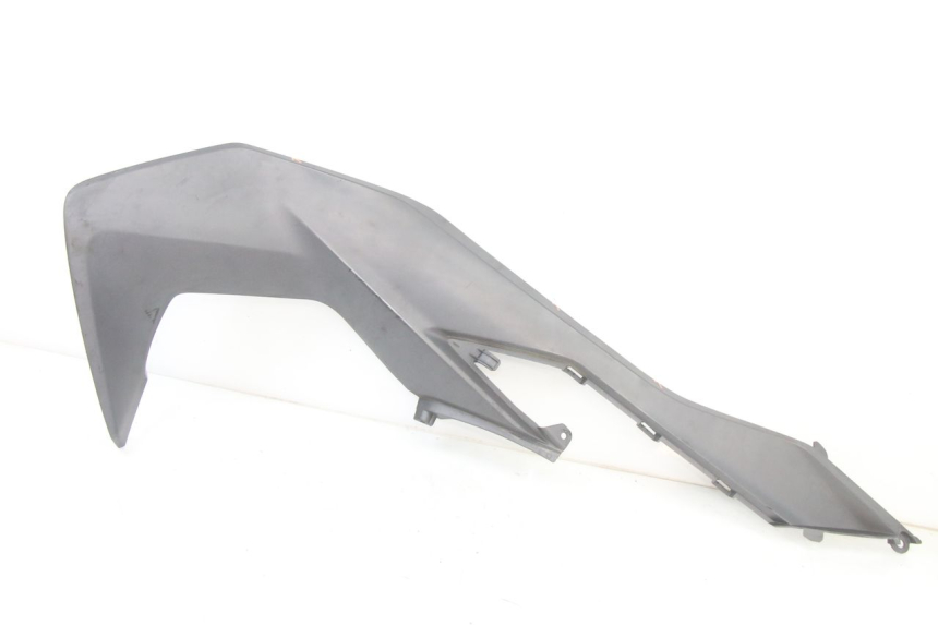 photo de OSŁONA POD SIODŁEM PRAWA HONDA FORZA 125 (2021 - 2025) - Inny kąt widzenia